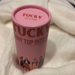 TUCKY Elastic Adjustable No-Show Invisible Stretch Belt in the Color Blush